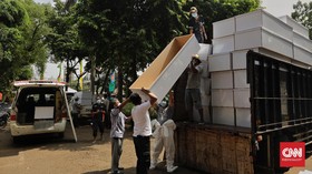 Jenazah Tertinggal di RS, Relawan Klaten Kuburkan Peti Kosong