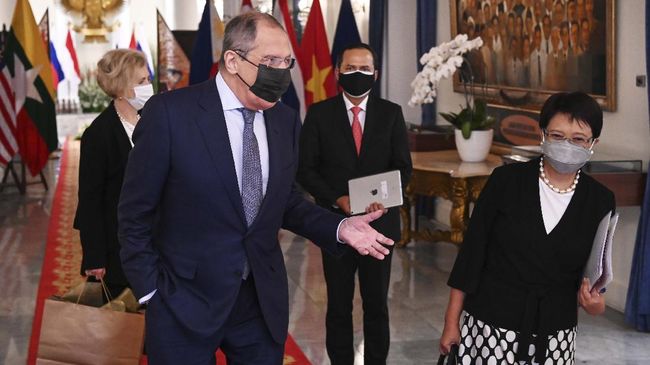 Menlu Rusia Sergei Lavrov akan bergabung dalam pertemuan Menlu G20 pada 7-8 Juli mendatang di Bali terlepas dari seruan boikot.