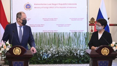 Menteri Luar Negeri RI, Retno Marsudi, meminta Rusia memprioritaskan negara anggota ASEAN sebagai penerima vaksin Covid-19.