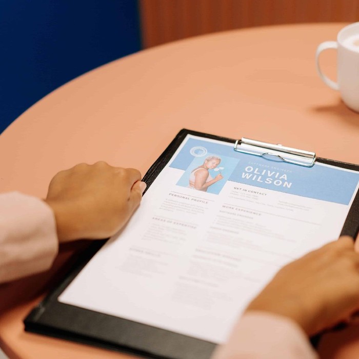 Cukup membuat satu lembar CV.