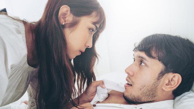 Sebagian orang menganggap seks itu penuh kejutan. Berikut tujuh hal tak terduga yang bisa terjadi saat hubungan seks.