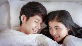 7 Fakta Bercinta dengan Libra, Pelan-pelan saat Foreplay