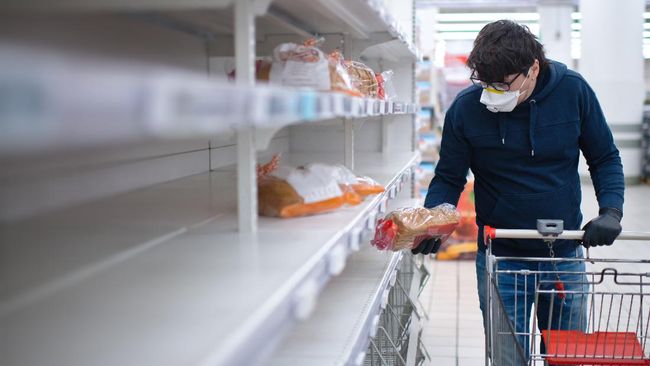 Psikolog memberi pendapat terkait pembelian barang secara besar-besaran (panic buying) terjadi di tengah lonjakan kasus Covid-19 belakangan ini.