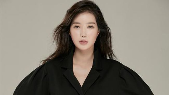 Im Soo-hyang turut mengenang kepergian Lee Ji-han yang meninggal dunia dalam tragedi Itaewon dengan menulis ucapan duka di media sosial.