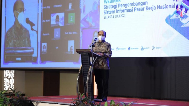 Pusat pasar kerja itu memiliki berbagai panduan yang mempermudah memperoleh pekerjaan sesuai bidang, sekaligus membantu peningkatan kemampuan tenaga kerja.