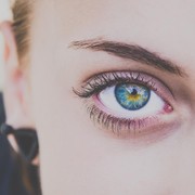 4 Rekomendasi Maskara Pilihan untuk Pemula