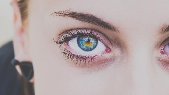 4 Rekomendasi Maskara Pilihan untuk Pemula