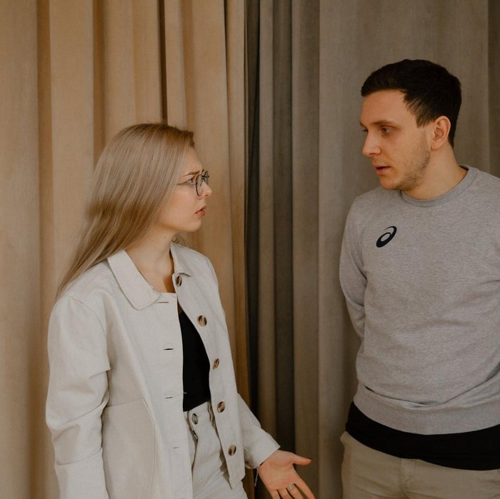 pasangan sedang marah