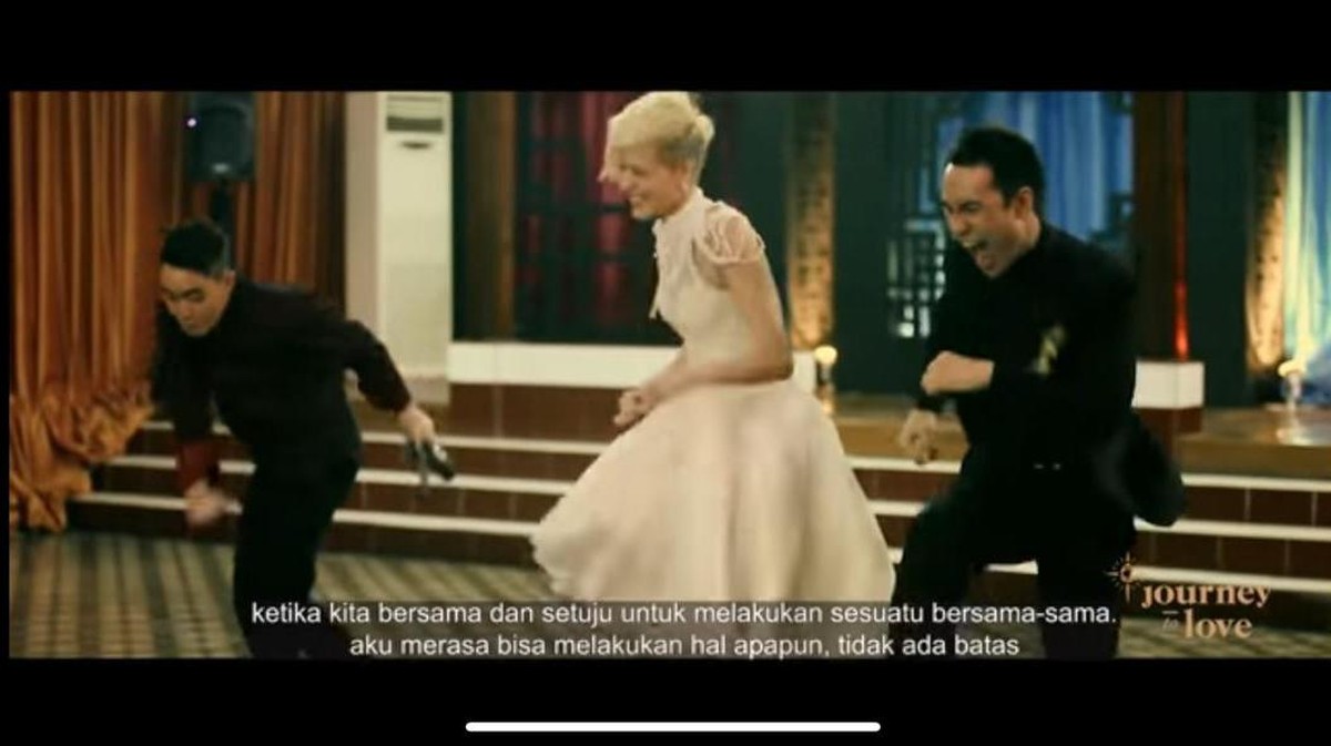 Daniel Mananta mengenang momen pernikahannya dengan Viola di YouTubenya&period; Yuk kita intip bagaimana potret pernikahan mereka&excl;