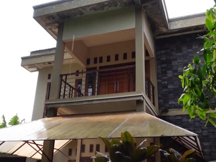 9 Potret Rumah Baru Arya Saloka yang Sedang Direnovasi, Luas Banget Bun!