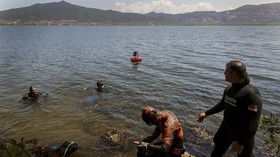 Laut Panjang di Lampung Hitam Tercemar Oli, Nelayan Tak Bisa Cari Ikan