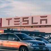 Sukses Meraih Pasar China, Mengapa Tesla Akhirnya Menarik Balik Sejumlah Mobilnya?