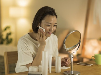 Ini Urutan Pakai Skincare Malam yang Tepat, Apakah Bunda Sudah Terapkan?