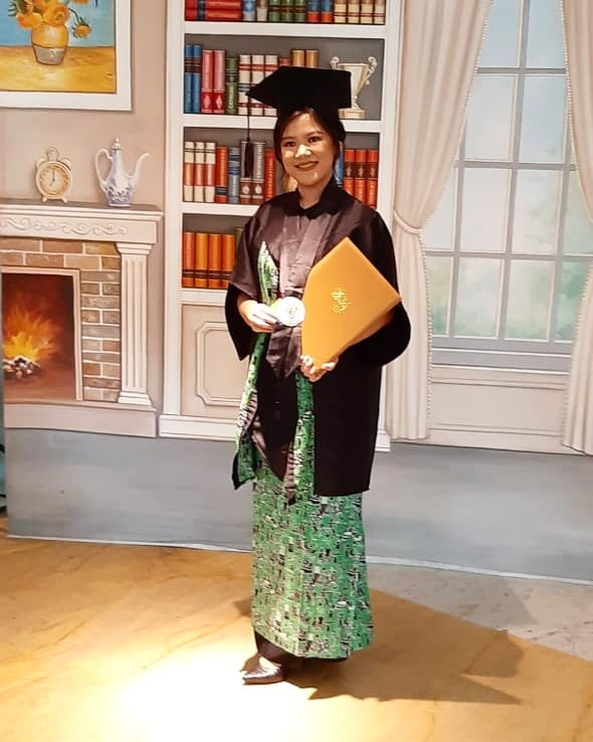 Clairine Nathania adalah putri sambung Rieta Amilia yang merupakan saudara tiri Nagita Slavina&period; Yuk kita intip sosoknya&excl;