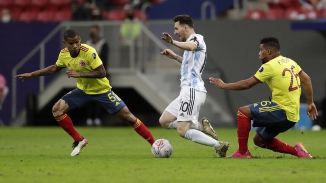 Lionel Messi telah resmi menjadi pemain Paris Saint-Germain, namun klub asal Prancis itu harus mengalah dari timnas Argentina.
