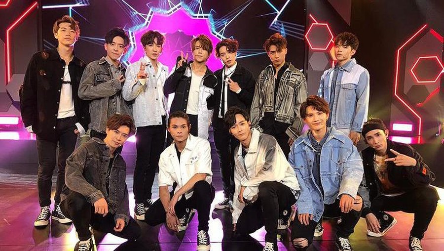 Boy group Hongkong Mirror