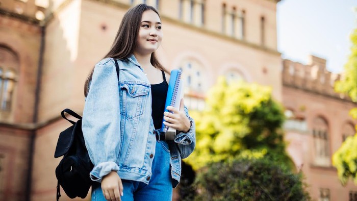 Kesulitan Membagi Waktu antara Part Time dan Kuliah? Lakukan Kiat-Kiat Ini Yuk!