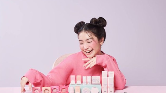 Rekomendasi One Brand Makeup Ala Emina yang Ramah di Kantong Remaja