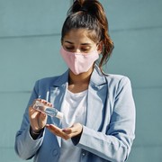 Hand Sanitzer Ini Tawarkan Banyak Manfaat Baik, Lembap dan Bikin Wangi