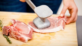 Apa yang Harus Dilakukan saat Kebanyakan Makan Daging Kambing?