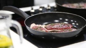 5 Tips Mengirit Minyak Goreng saat Memasak