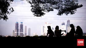 FOTO: RI Turun Kelas Jadi Negara Penghasilan Menengah Bawah