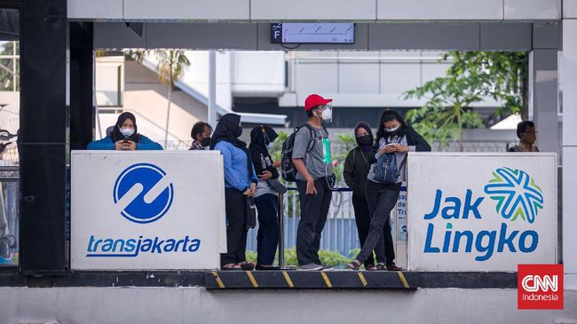 Penumpang Transjakarta Wajib Tunjukkan Sertifikat Vaksin - Vimarsana News