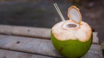 KONSUMSI AIR KELAPA HINGGA MADU
