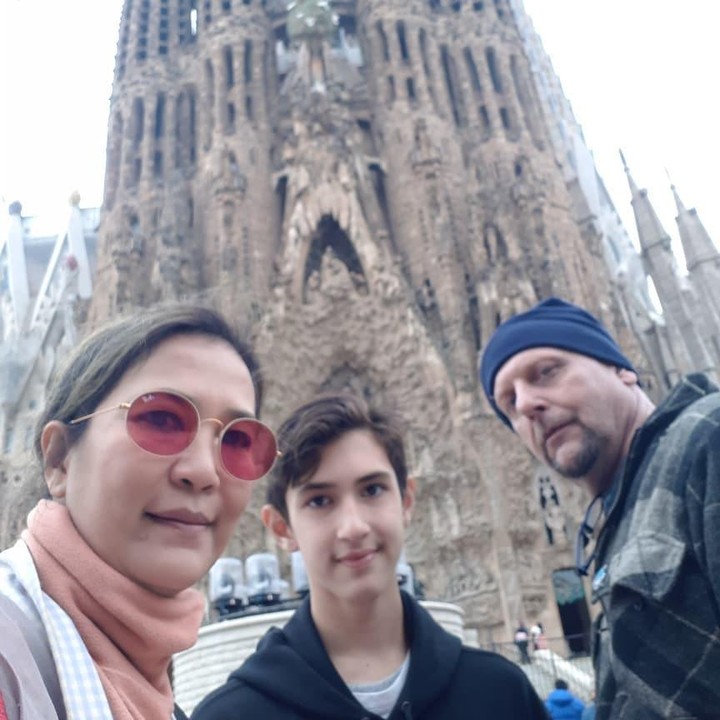 <p>Oppie Andaresta dan Kurt Kaler sangat rajin mengunggah potret kebersamaan mereka. Seperti ketika sedang libur berkeliling Eropa. (Foto: Instagram: @oppieandaresta)</p>
