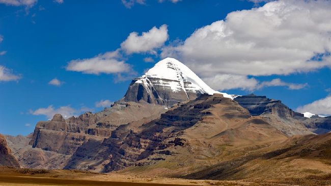 Misteri Gunung Kailash, Puncaknya Konon Jadi Pertemuan Bumi dan Surga Misteri Gunung Kailash, Puncaknya Konon Jadi Pertemuan Bumi dan Surga