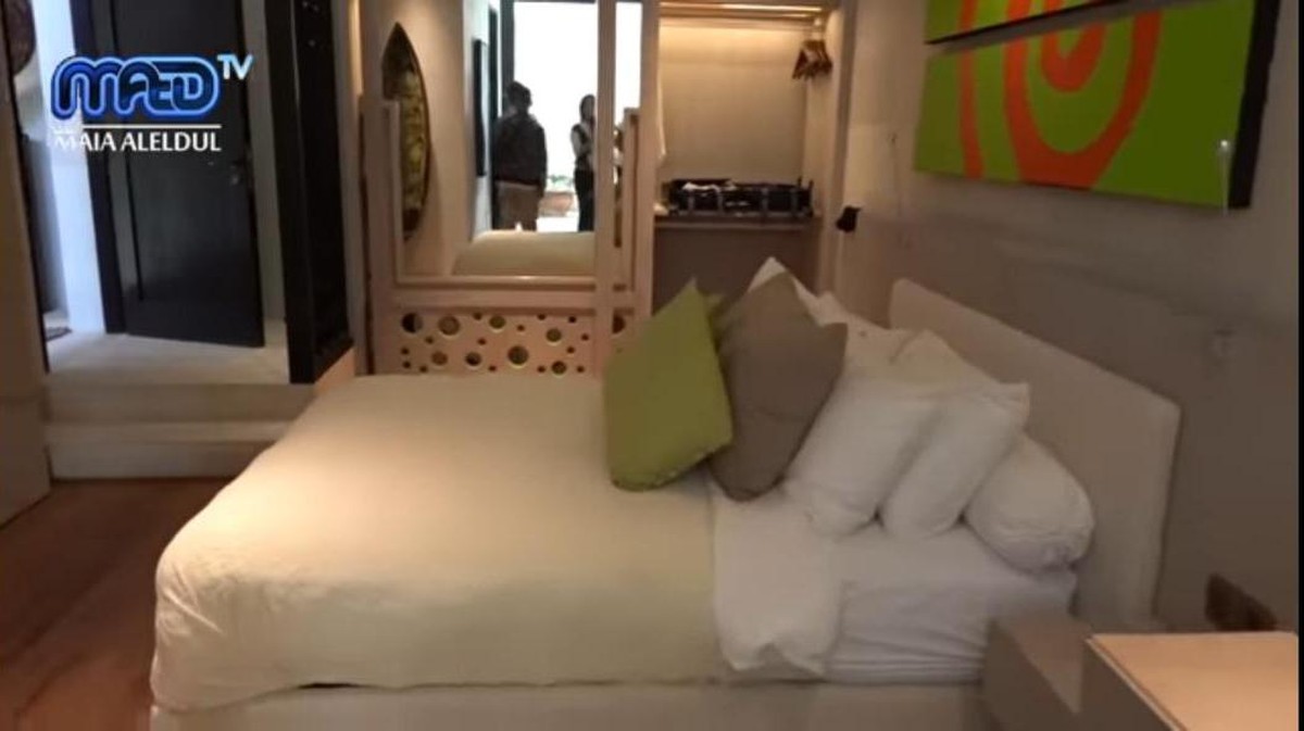 Maia Estianty mengunggah sebuah video tour ruangan yang ada di villa mewah Irwan Mussry di Bali&period; Yuk kita tengok&excl;
