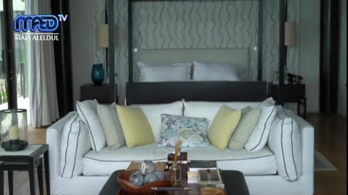 Maia Estianty mengunggah sebuah video tour ruangan yang ada di villa mewah Irwan Mussry di Bali&period; Yuk kita tengok&excl;