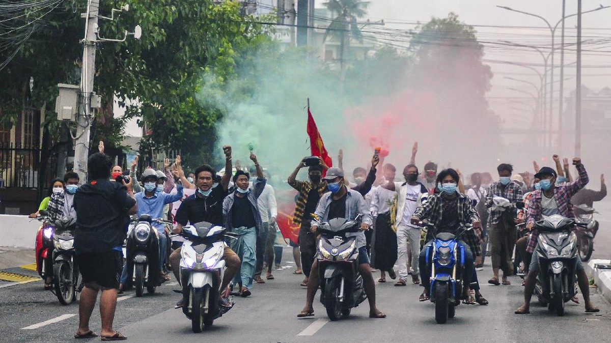 FOTO: Myanmar Mengorek Luka 59 Tahun Junta Perdana