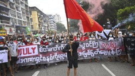 FOTO: Myanmar Mengorek Luka 59 Tahun Junta Perdana