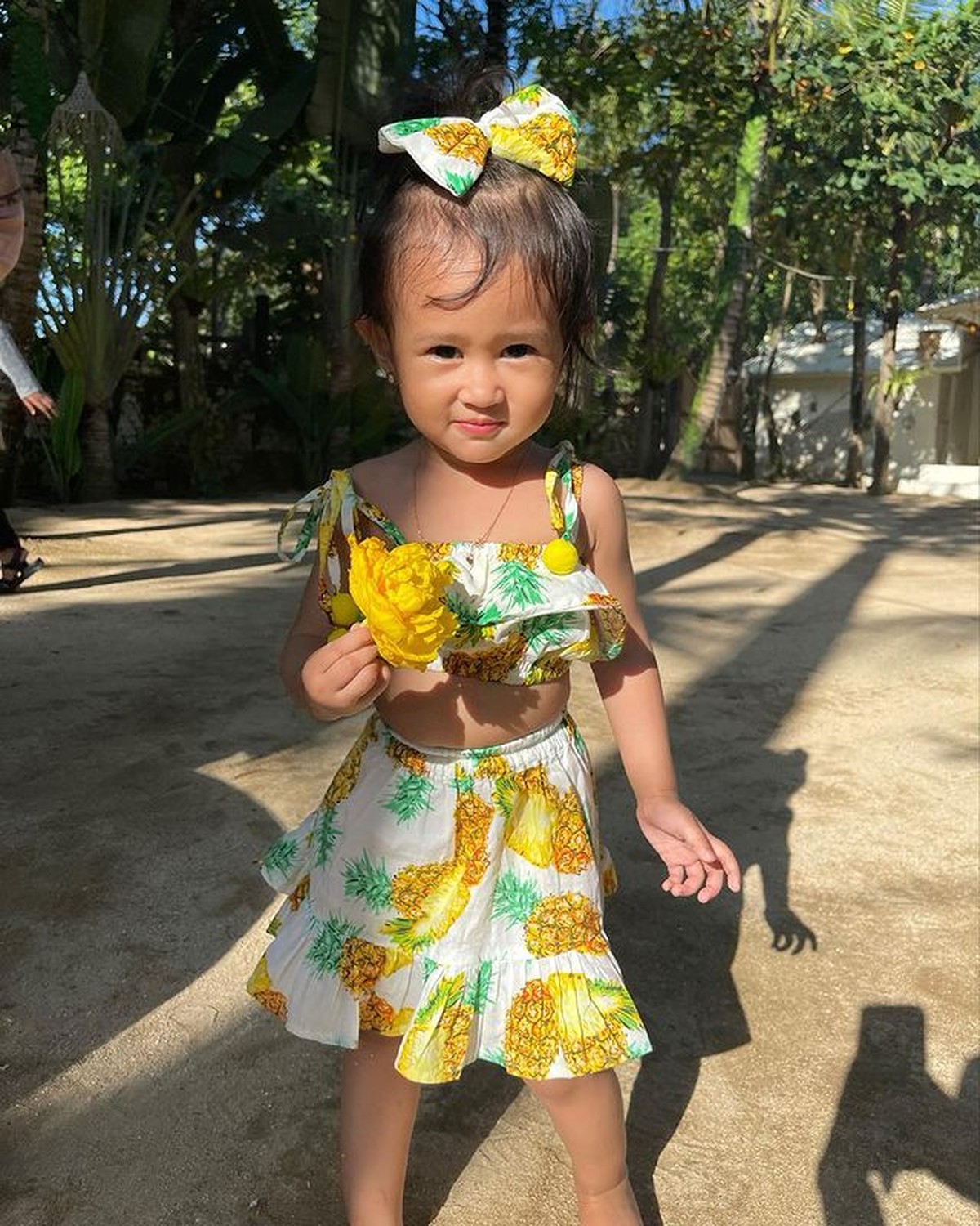 Khalisa putri Kartika Putri dan Habib Usman tampaknya hobi bermain air&period; Yuk kita intip potret lucunya pakai pakaian renang&excl;