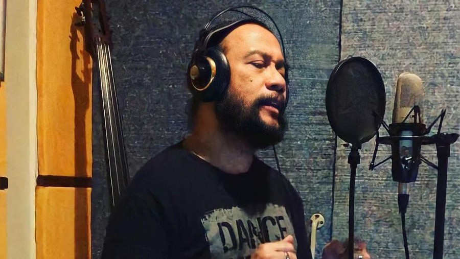 R Akhman Ismail R Akhman Ismail meninggal dunia.