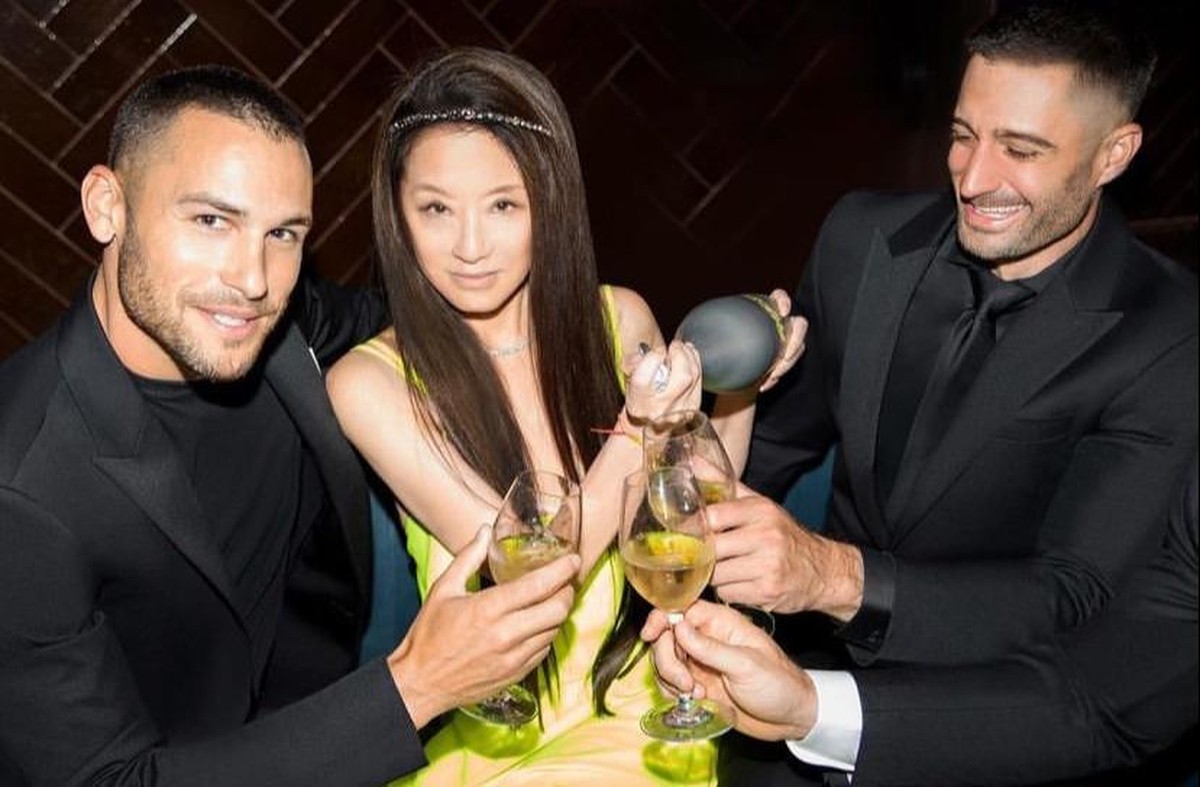 Vera Wang seorang desainer faishon Amerika Serikat baru saja merayakan ulang tahun yang ke 72&period; Yuk kita intip&excl;