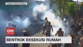 VIDEO: Bentrok Eksekusi Rumah