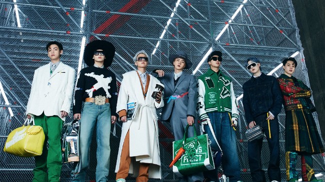 FOTO: Gaya BTS di Panggung Louis Vuitton