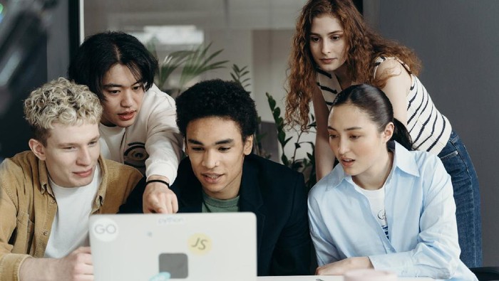 5 Zodiak yang Paling Cocok Bekerja di Industri Kreatif, Kamu Salah Satunya?