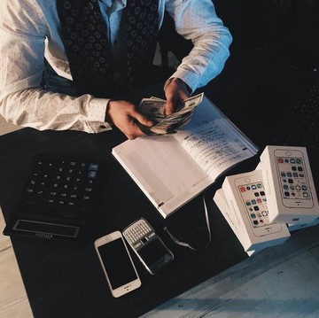 5 Kesalahan Fresh Graduate dalam Atur Keuangan yang Sering Bikin Bokek