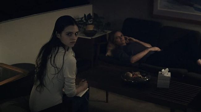 Bagi penyuka tontonan seram, berikut rekomendasi film horor 2017 Netflix yang bikin jantung copot dan tak bisa tidur.