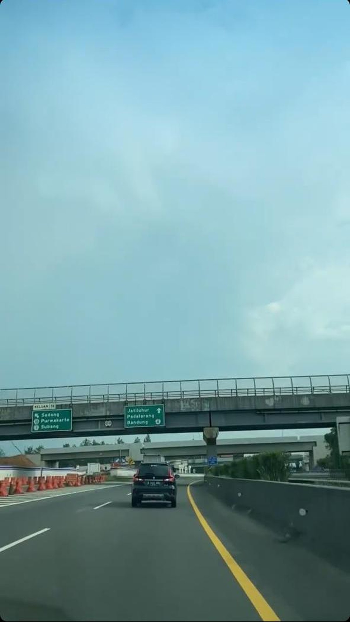 Detik-detik Jenita Janet Menangis Terharu Saat Diberi Kado Peternakan Oleh Suami