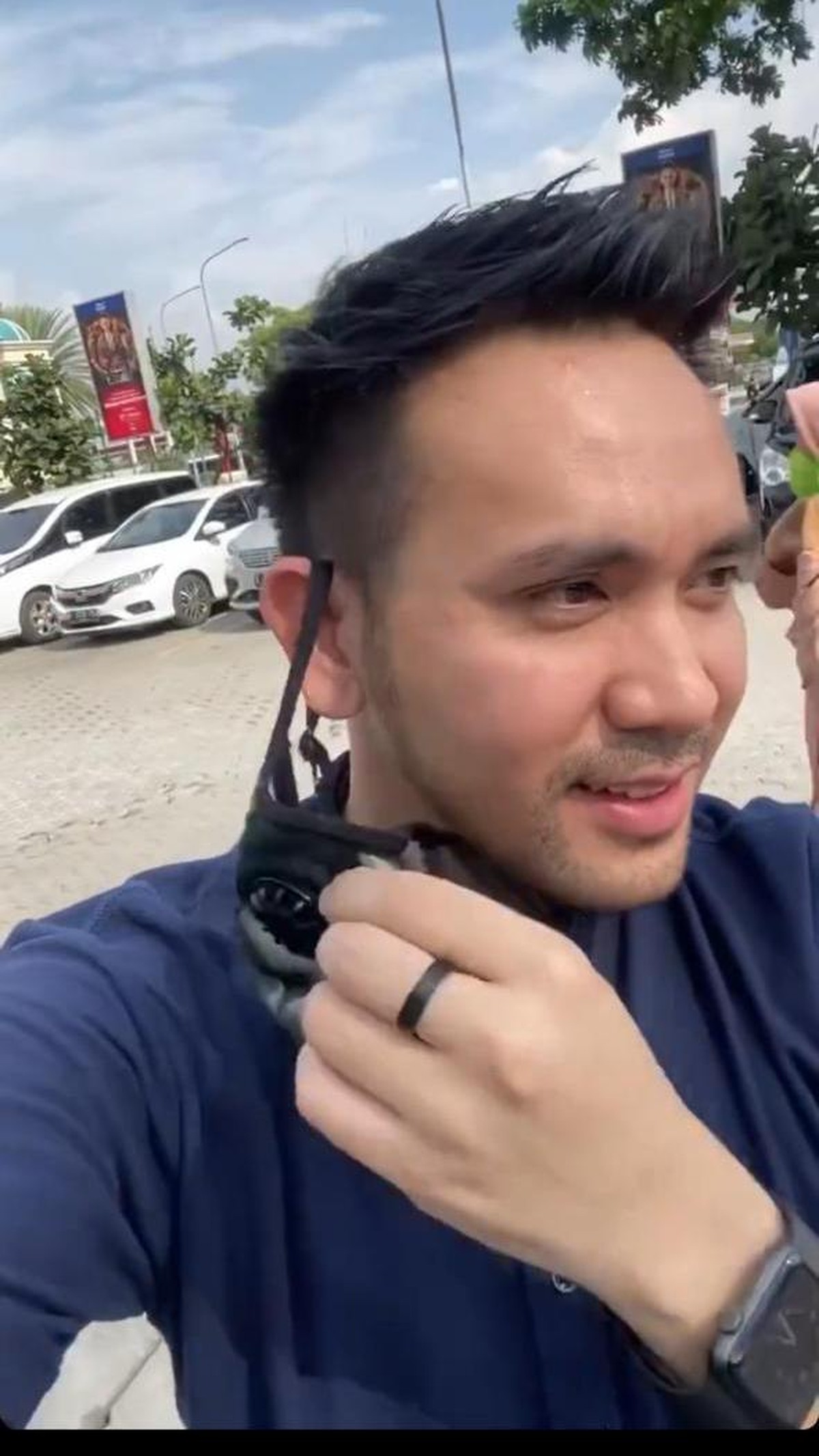 Detik-detik Jenita Janet Menangis Terharu Saat Diberi Kado Peternakan Oleh Suami