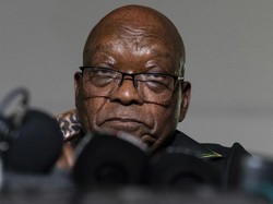 Eks Presiden Afrika Selatan Jacob Zuma Menyerahkan Diri ke Polisi