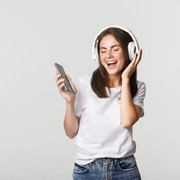 Selain Hiburan, Mendengarkan Musik Ternyata Juga Bermanfaat untuk Kesehatan! Apa Saja?