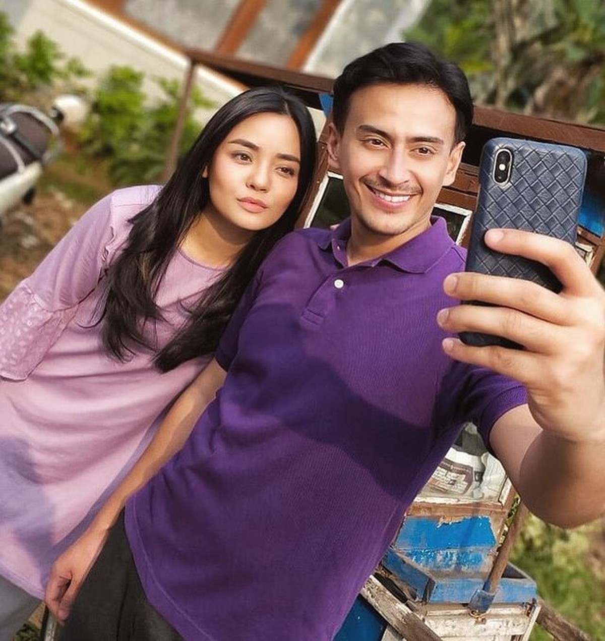 Gita Sinaga dikabarkan tengah dekat dengan Habibie Hood&period; Yuk kita intip momen kebersamaan mereka yang tengah disorot&excl;