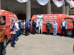 Mobil Vaksinasi Keliling Diserbu Warga Cakung Barat