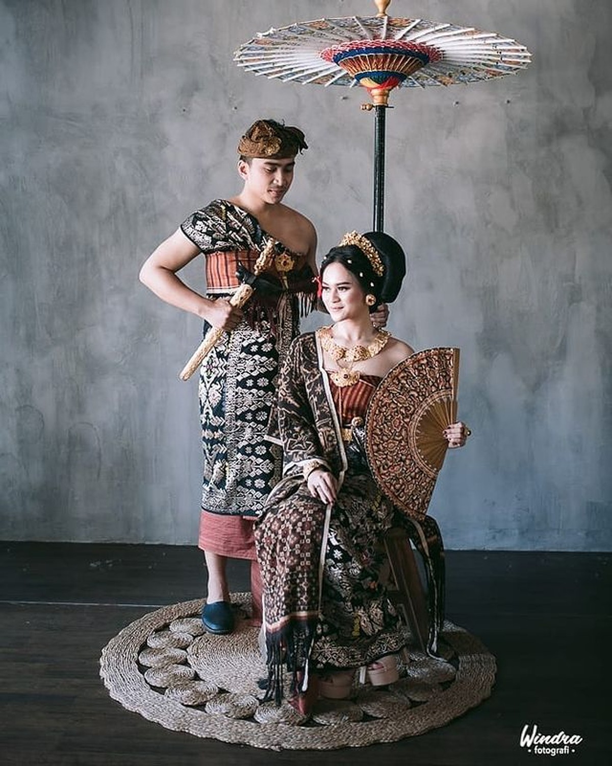 Lutfi Agizal dan Nadya Indry telah melakukan pemotretan untuk prewedding mereka&period; Yuk kita intip potret mereka&excl;