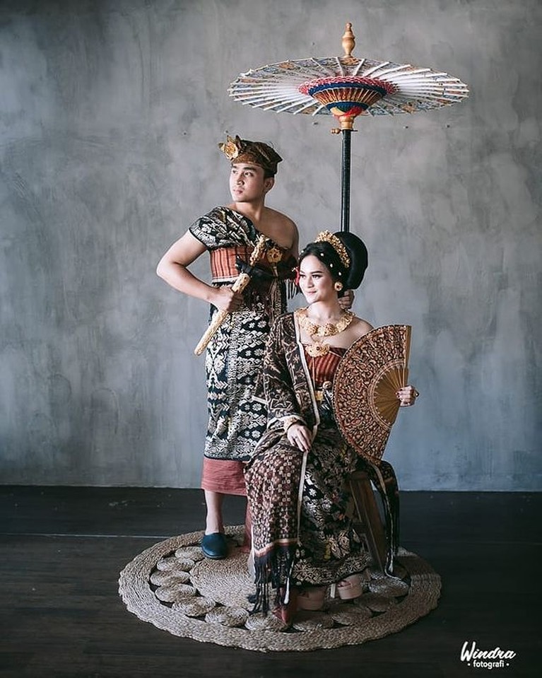 Lutfi Agizal dan Nadya Indry telah melakukan pemotretan untuk prewedding mereka. Yuk kita intip potret mereka!